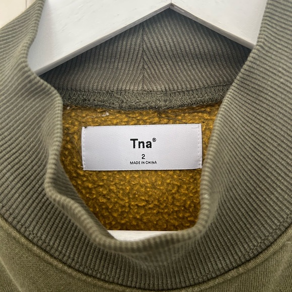 Aritzia TNA Cozy Fleece Mega Mock Neck Sweatshirt (Olive Green) - Picture 4 of 4